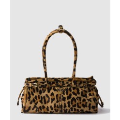 미디엄 프린티드 가죽 핸드백 1BA426