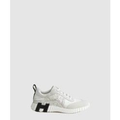 바운싱 스니커즈