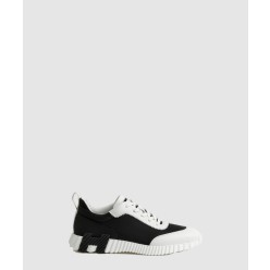 바운싱 스니커즈