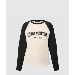 시그니처 바시티 롱 슬리브드 톱