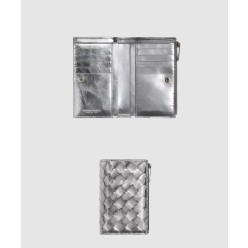 미디엄 인트레치아토 폴더형 지퍼 지갑 667468